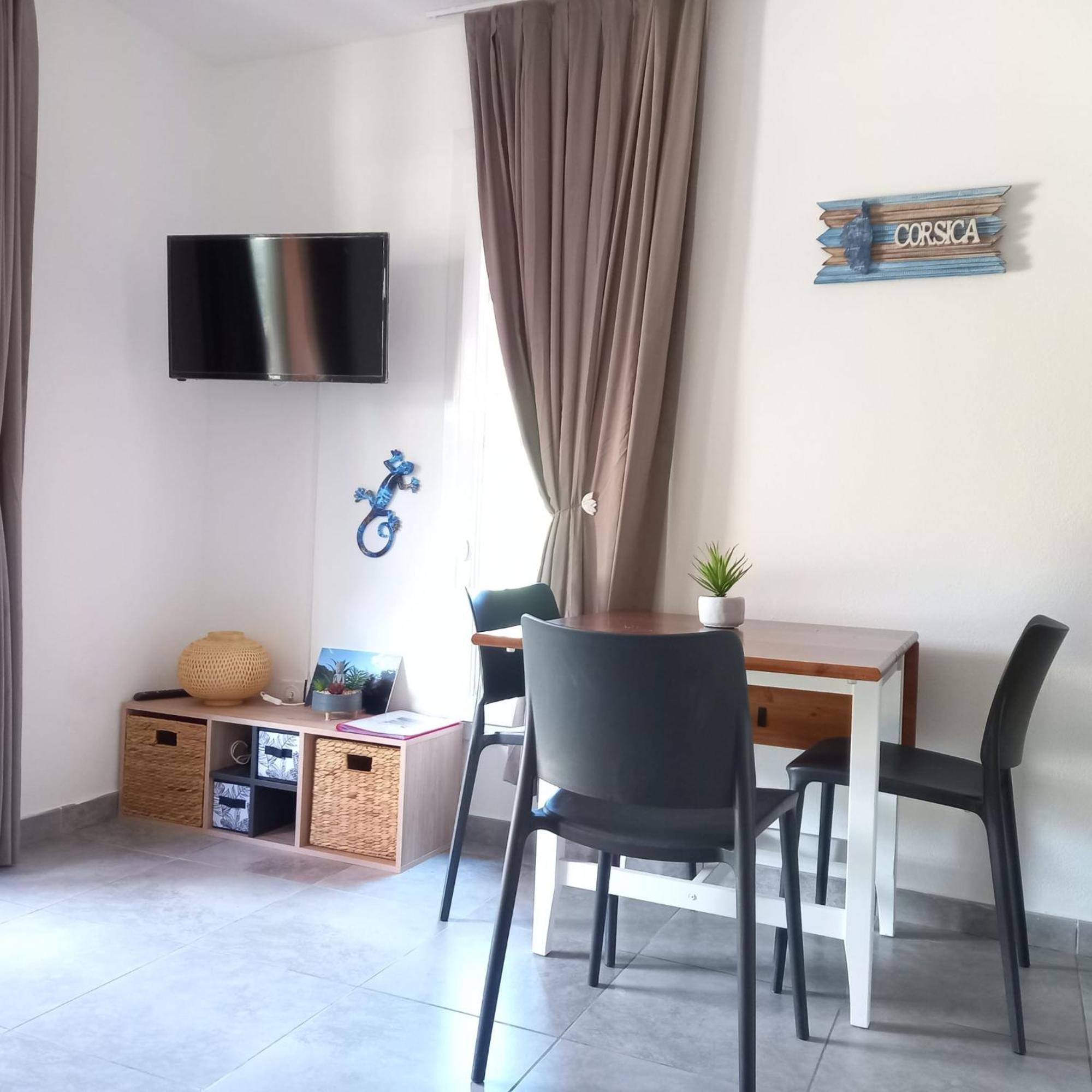 Residence Hoteliere Les Hameaux De Saint Cyprien 25 M2 Lecci Eksteriør bilde