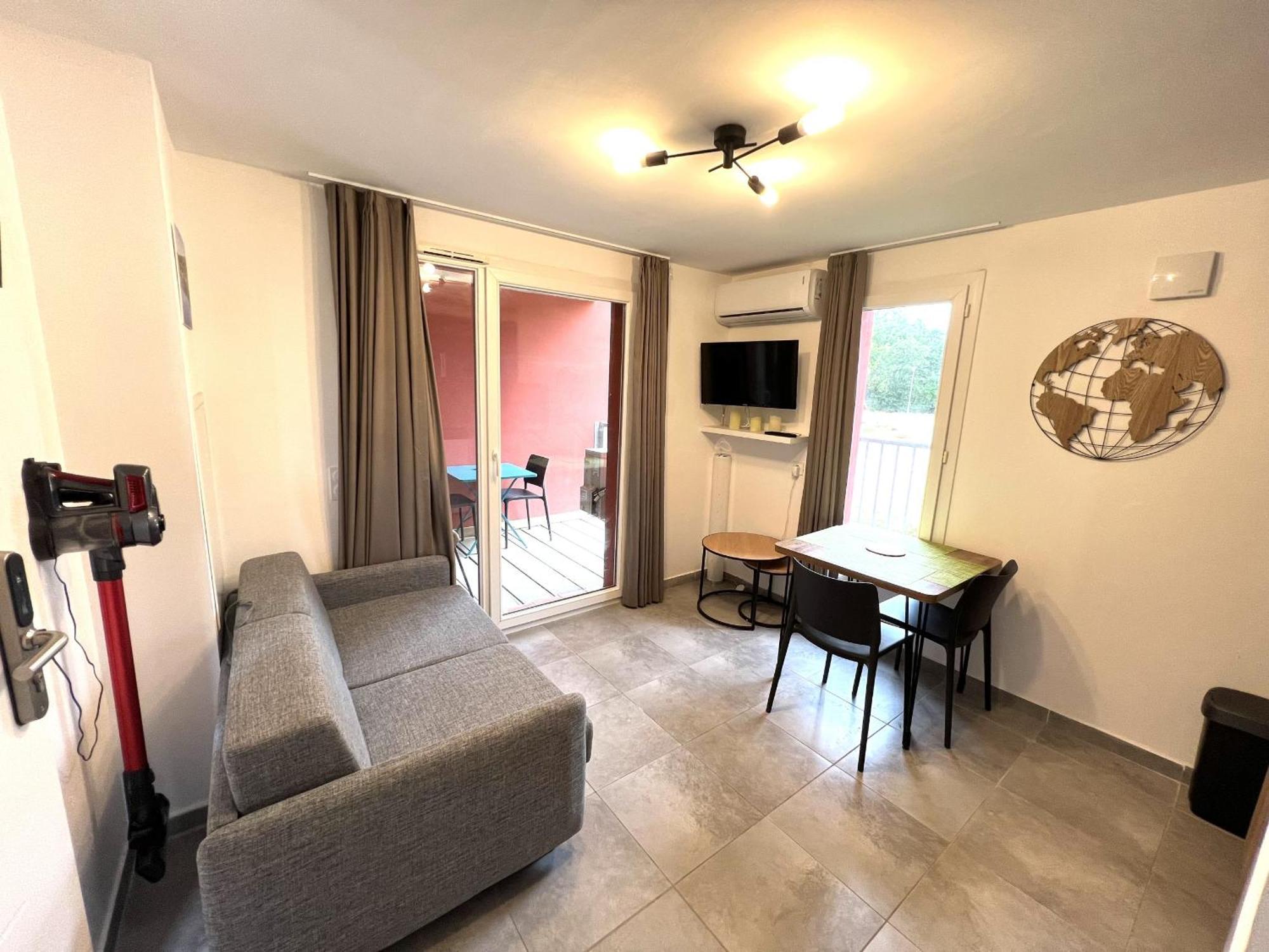 Residence Hoteliere Les Hameaux De Saint Cyprien 25 M2 Lecci Eksteriør bilde