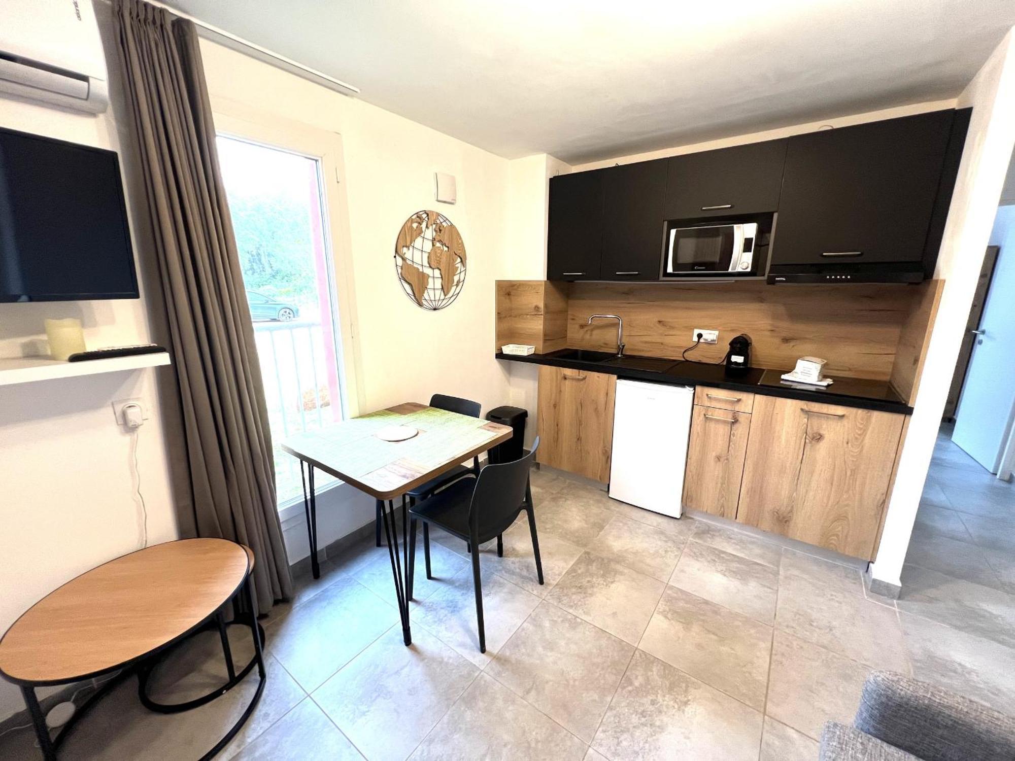Residence Hoteliere Les Hameaux De Saint Cyprien 25 M2 Lecci Eksteriør bilde