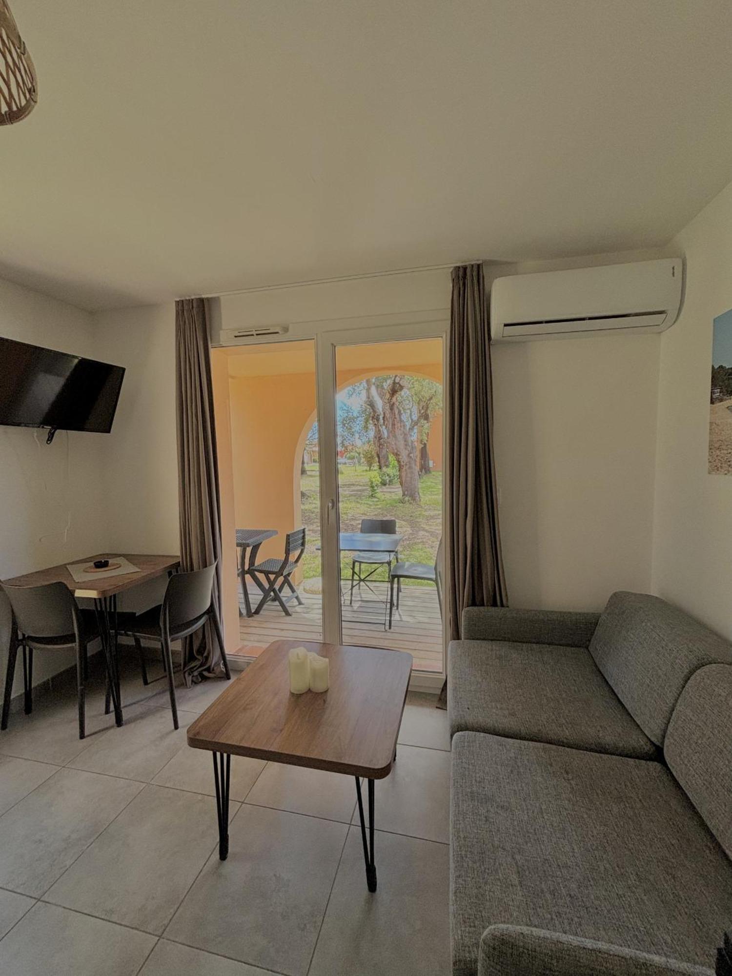 Residence Hoteliere Les Hameaux De Saint Cyprien 25 M2 Lecci Eksteriør bilde